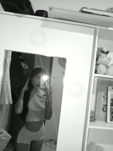 Public de hotlittleones18  2 photos