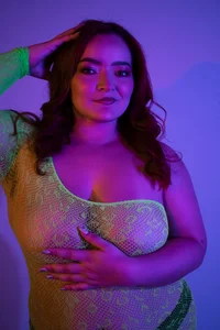 keitlynsotoのNeon Whispers 💖💎の 2枚の写真