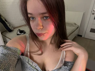 Hello! Do you like my boobs?)) de ValBae Foto 3