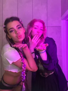 TameshaBetschart we're cool in neon Poză 3
