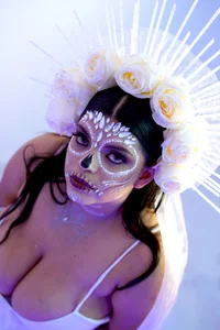 Kismett_aziz White skull Immagine  6