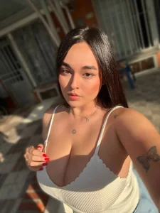 CelesteBrucee the sun is my filter Pic