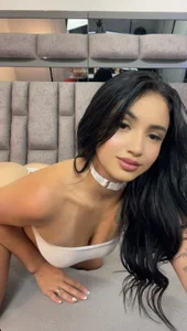 white 🤍 de BILIE_ROUSE1  4 photos