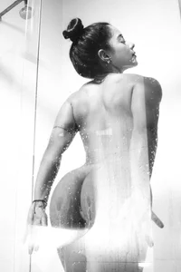 JennifferColeman Black and White 1 Pic 5