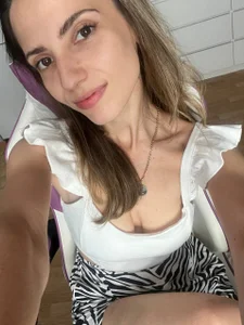 amelia_meili I'm so different^^ Pic 3