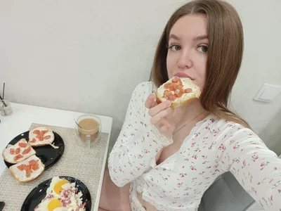 juicy-pussy A piece of my life outside the site💕 Pic 4