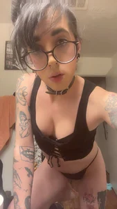 LiliEvil69 Public Pic 4