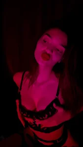 Red vibe💖 od MarciaMarshall  6 snímek