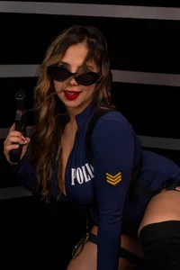 Casey_Walker kullanıcısının YOU'RE IN TROUBLE NOW 🚨 albümü -  3 fotoğraf