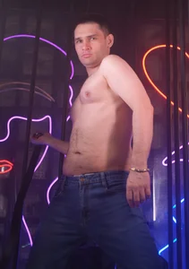 DavidCarroll ⭐Sexy close-ups without outerwear and with a belt in hand⭐ Pic 4