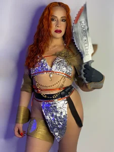 sahra_taylor_ Red Sonja Cosplay Immagine  6