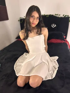 Conor_Taylor WHITE DRESS Foto 4