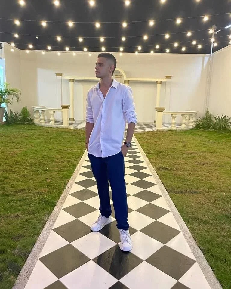 HotWhisper22 Poză populară 9010