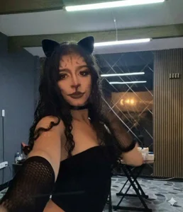 Juliet_10 A cat in heat 🐈‍⬛ Pic 3