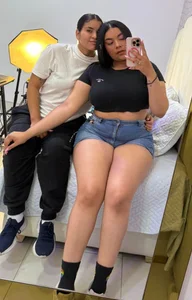 Good night, loves, come join us on this night full of pleasure...🫦🍒❤️‍🔥 od Mia_and_lexy  2 snímek