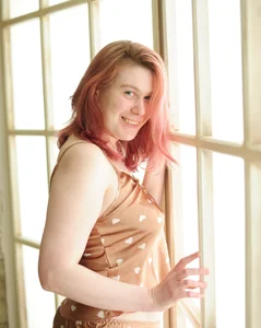 Nancy_Sun_ Gentle look Pic 2