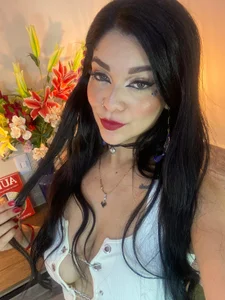 MarianaMontezz little red riding hood 🥵 Pic 2