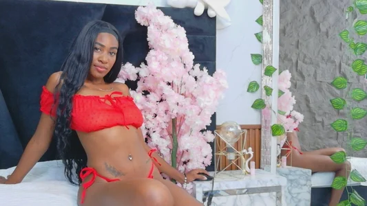 EbonyCoWorker: Public ( 5 фото)