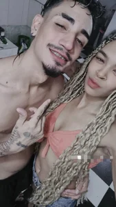 AlphaAndQueen Public Foto 4