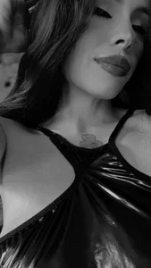 TamaraaRosse 🖤🩶❤️‍🔥  7টি ছবি