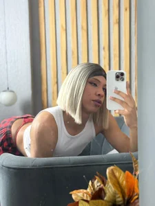 AndyBlake_ “I look innocent… but I don’t always behave 😇😏” Bilde 5