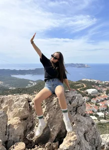 Marry_Stritteded my face close to cam for you Foto