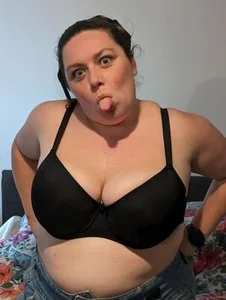 TheCurvyCorner Having fun with a camera Pic