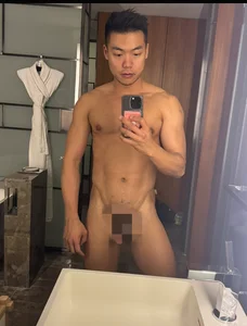 AdamHarper112 Public 사진 4