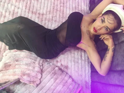 juliane_sweer1 juliane in the bed Pic