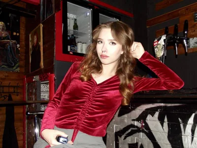 Sierra_Fane fire red Pic 3