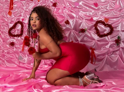 🌹 Valentine's Day kisses, looks and pranks de jones_maddy_  Imagens