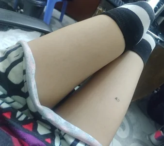 MY LEGS 😉 od Camila---torres  snímek