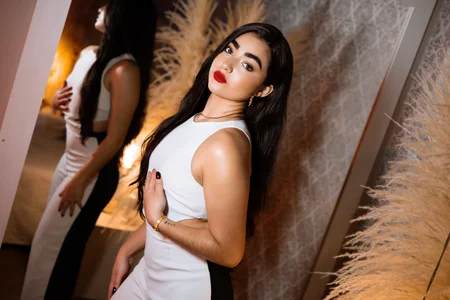 AryaLynns Public Pic 4