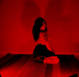 Naomy_Gomez_ Passionate red, a seductive gaze 🔥🔥🔥 зображення 2