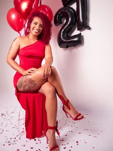 RubyRossel Happy Birthday to me!! 🎊🍾🎁 Pic 4