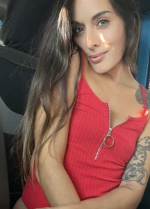 adri-ember420 Public Pic 2