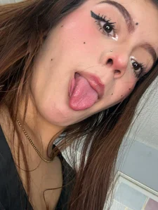 MarianaScott_のtell me I'm your viceの 8枚の写真