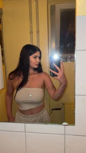 Evie-Moore A part of me Fotka 8