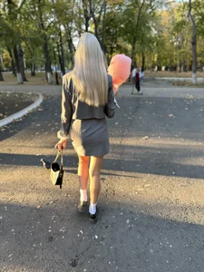 Melanie_Coopeer Student walking in the park Pic 3