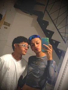 COUPLES_BOYSPublic Bild