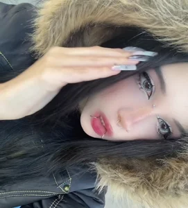 LouisePavlides CHAPTER 18 Foto