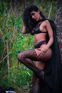 I am your queen of pleasure 👑💋 de nara_black_  2 Imagens