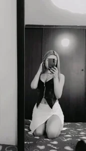 emily_n_abby Abby 🖤💋🍫 Pic 3