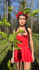 AriannaCruise Shall we go for a walk together? Pic 2