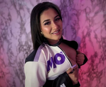 susanjons_tcw Public Gambar 3