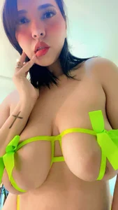 Eva_Grace_ 💚💚💚 Pic 2