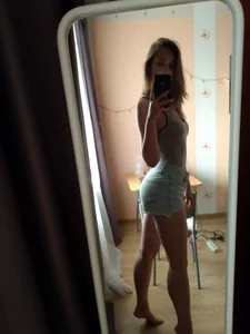 Dina_Tease gentle and passionate in reflection💕💕💕 Pic 3