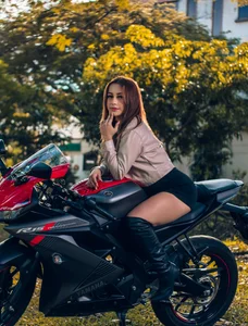 KAREN17 Do you like this biker girl? Foto