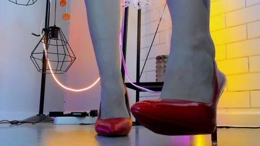 TinaDavil Do you like heels? Pic 3