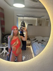scouseblondieMe 💜 Bild 5